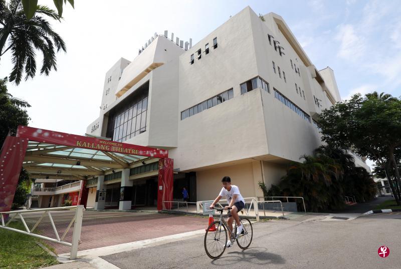 嘉龙剧院下来将试行推出电子竞技和虚拟实境游戏等新颖的娱乐项目，但仍会保留提供文艺活动的设施。（陈来福摄）