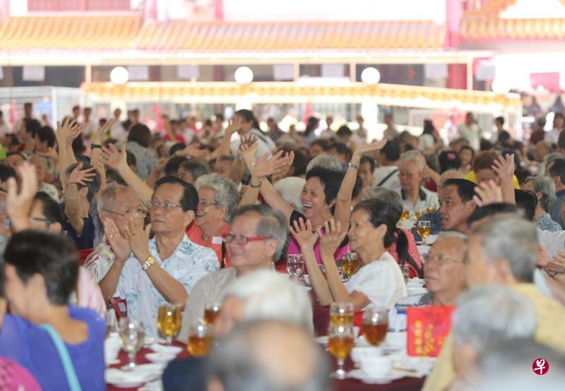 随着各地人口老龄化，如何满足不同年长者的营养需求已形成一股商机。（档案照片）