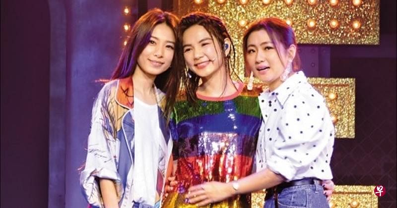 Ella欢庆38岁生日，Selina、Hebe最后合体同台。（互联网）