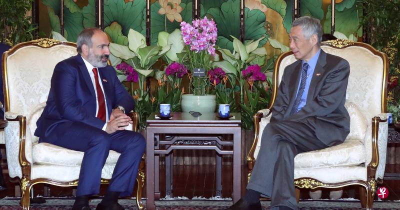 亚美尼亚总理帕什尼扬（Nikol Pashinyan）（左）应我国总理李显龙（右）邀请，对我国进行正式访问。（陈来福摄） 
