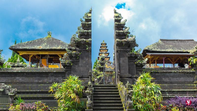 峇厘岛是“众神之岛”，充满灵性与艺术气息，可了解古代和皇家历史。