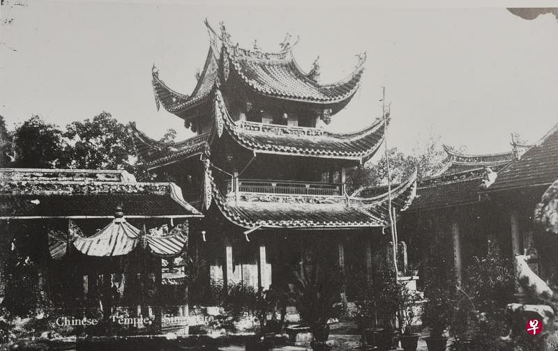双林寺钟鼓楼旧照片显示最早的钟鼓楼采用福州式风格，角脊的起翘非常陡斜。（双林寺提供　）