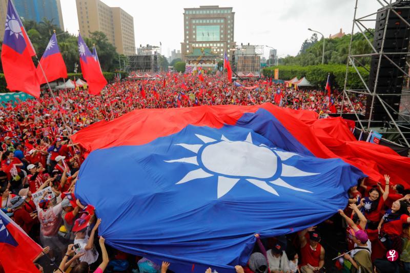 2020年的台湾大选，也可认为有三个三角关系，这三个三角关系互相牵制又相互勾连。（法新社）