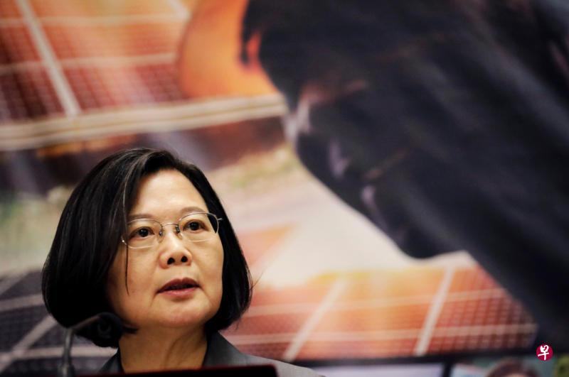 目前台湾各政治势力正在进行新一轮的分化组合，笔者观之，2020年大选于蔡英文有利，其继续连任的可能性很大。（路透社）