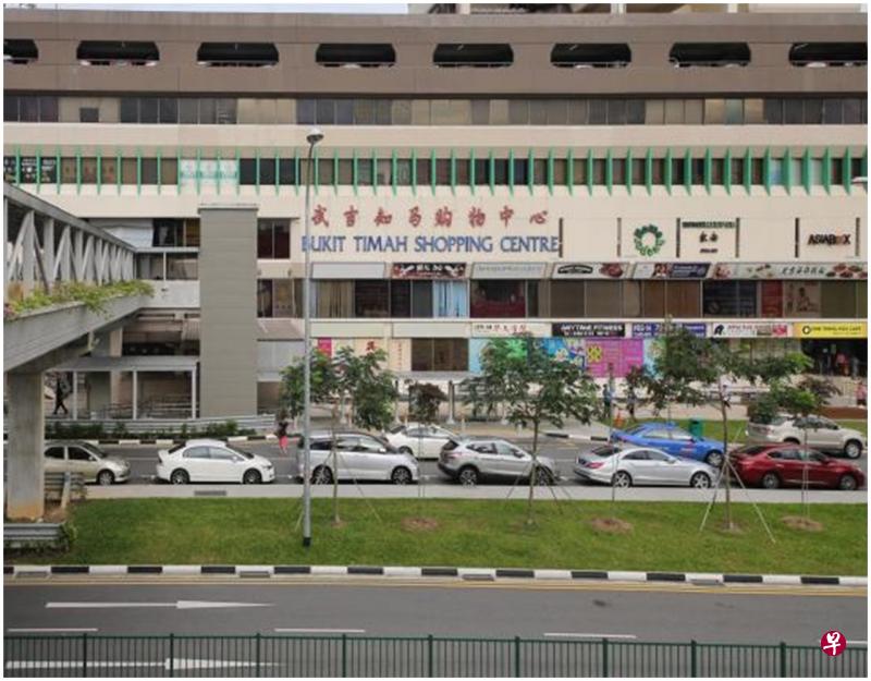 有家长投诉武吉知马购物中心内出现挂羊头卖狗肉的按摩院。（档案照）