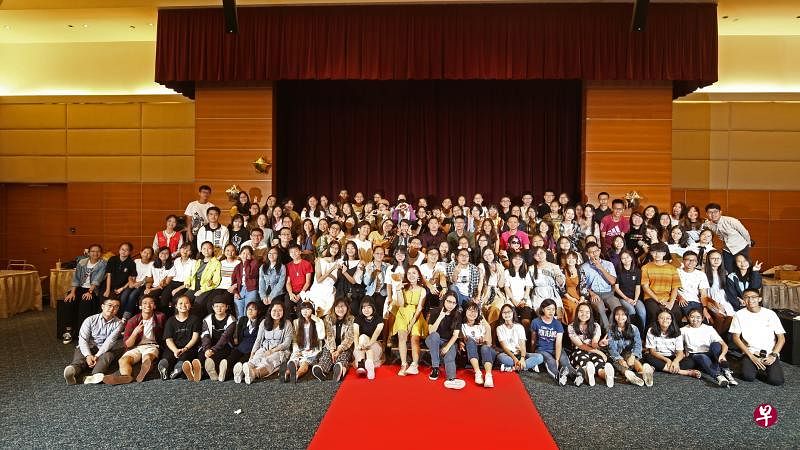 联合学生通讯员大家庭上周六在报业中心礼堂共度了愉快的夜晚。