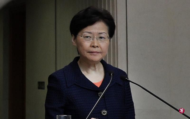 林郑月娥表示，自己和所有司局长都很愿意到基层社区沟通，同时透露本周将与过去曾打算构建平台的不同“有心人”会晤。（美联社）