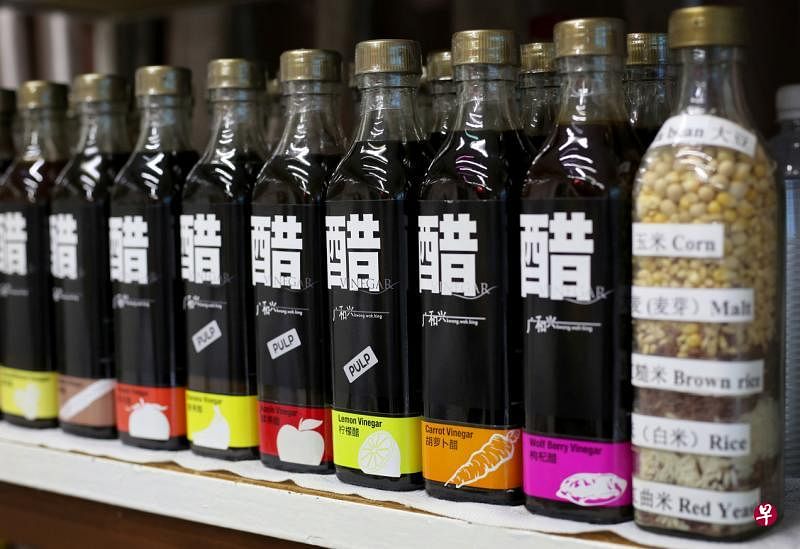 广和兴另辟养生产品，用六谷发酵酿制出13款醋。（龙国雄摄）