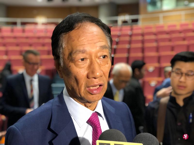 鸿海集团创办人郭台铭表示将亲自拜访新北市长侯友谊二哥，高雄医学大学附设医院院长侯明锋（档案照）