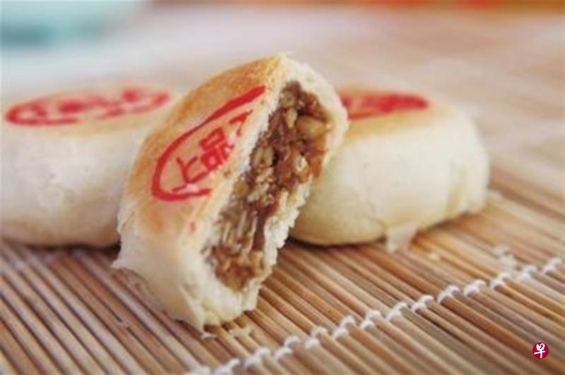 鲜肉月饼皮酥馅香。（互联网）