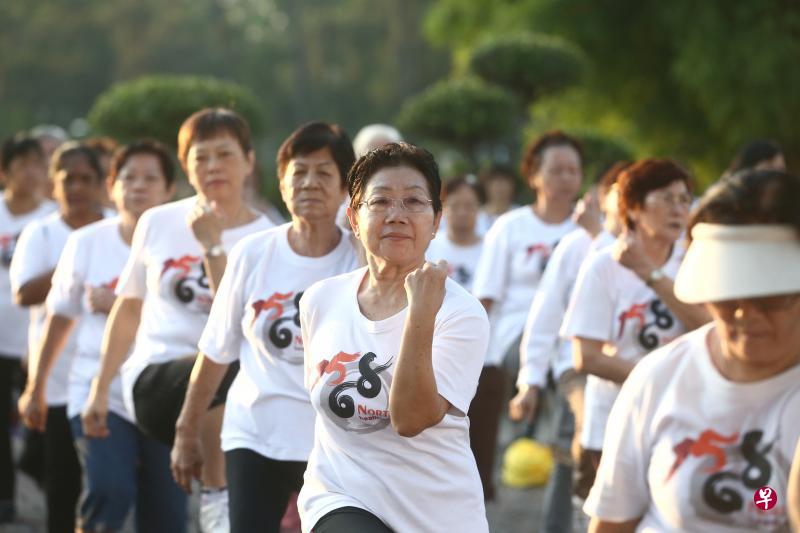 新法案涵盖的三大元素，包括终身护保、动用保健储蓄支付长期护理费用和乐龄关护基金，将进一步保障国人的长期护理需求。（档案照片）