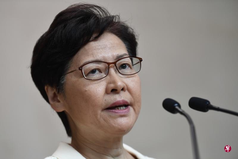 香港特区行政长官林郑月娥昨天出席行政会议前会见传媒，表示自己从未向中央政府请辞，强调仍有信心带领香港走出困局。 （香港中通社）