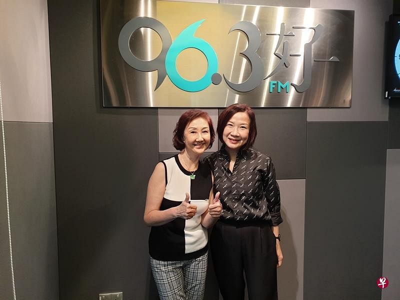 本地艺人林茹萍昨作客96.3好FM安娜主持《娜些美好的》。（张晓鹏摄）