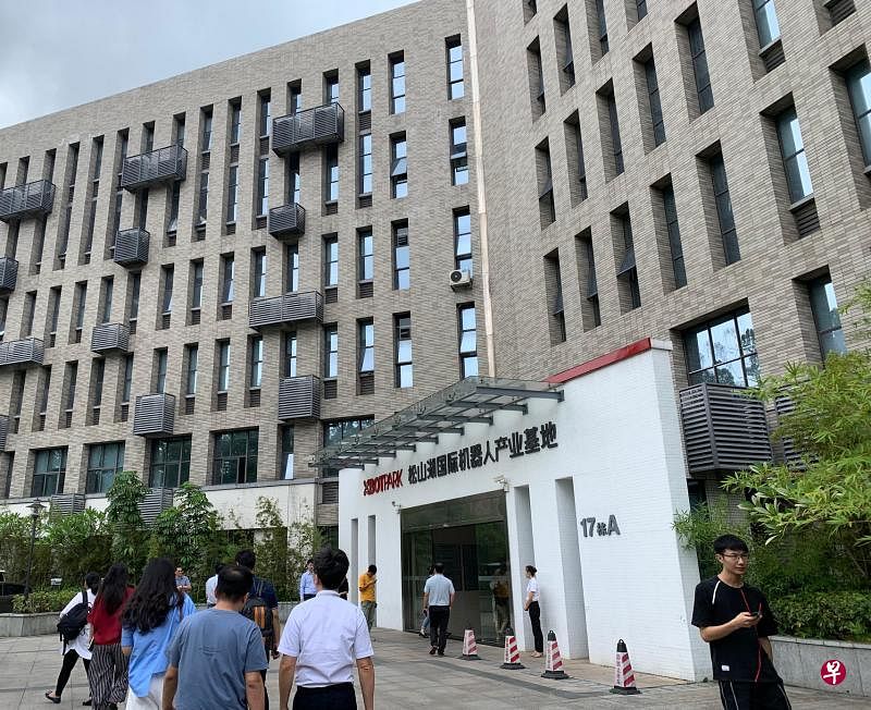 广东东莞松山湖国际机器人产业基地。2014年由香港科技大学教授李泽湘领导创建，2018年被认定为中国全国创业孵化示范基地。（韩咏红摄）
