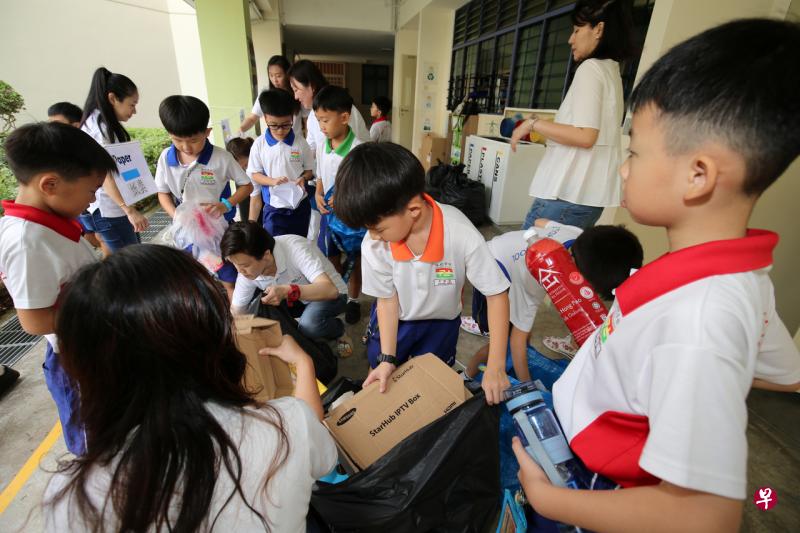 弥陀学校从小灌输学生环保意识，让学生每周固定时间收集可循环物品，去年共收到9150公斤的可循环物。（梁麒麟摄） 