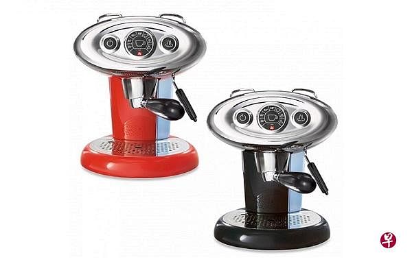 意大利咖啡品牌illy X7.1咖啡胶囊机。（商家提供）