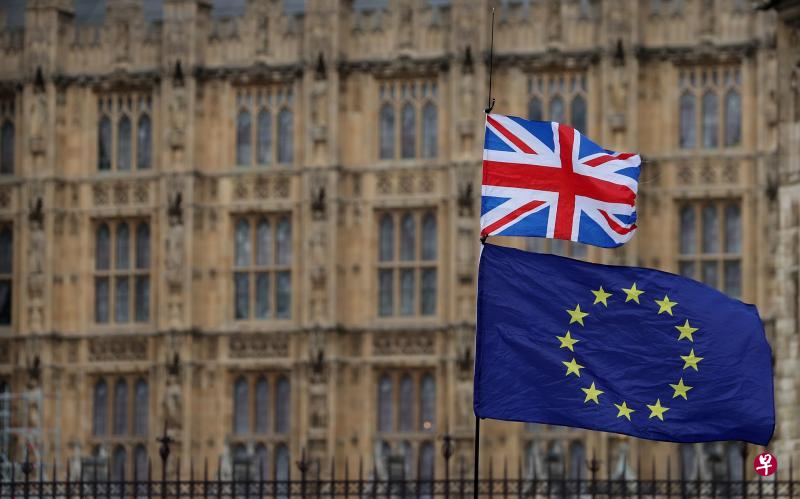 由于德国总理默克尔提出的要求，使到英国要有协议脱欧变成不可能了。（法新社）