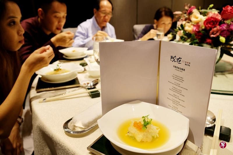 鱼子金丝燕材料实在，口感层次丰富，深受读者喜爱。