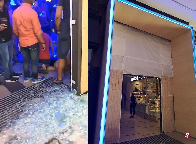 少妇被玻璃门砸中倒地，玻璃碎落一地；玻璃门（右图）约两米高，是商场的主要入口之一。（受访者提供/项慧菲摄）