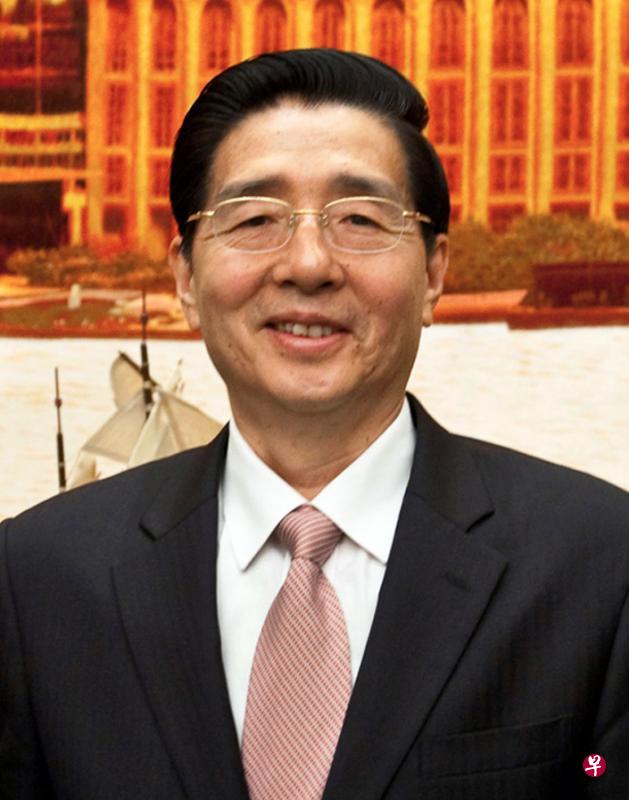 　中共政治局委员、中央政法委书记、扫黑除恶专项斗争领导小组组长郭声琨：扫黑除恶是中共十九大以来最得人心的大事之一，是具有政治性、战略性、基础性意义的重大工程，要按照既定目标抓下去，务必夺取专项斗争的压倒性胜利。（互联网）