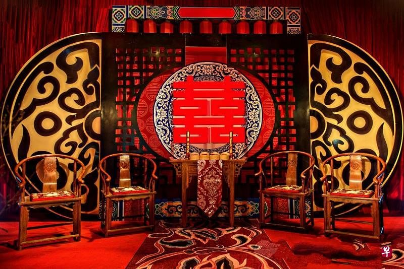 到传统中式婚礼习俗互动站，了解更多有关传统华族婚礼。（互联网）