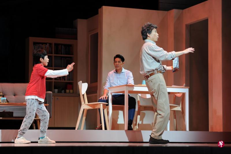 话剧《小儿子》改编自台湾知名作家骆以军的作品。