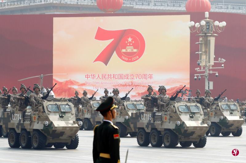 10月1日在中华人民共和国庆祝成立70周年大阅兵上，身穿迷彩服的解放军。（路透社）