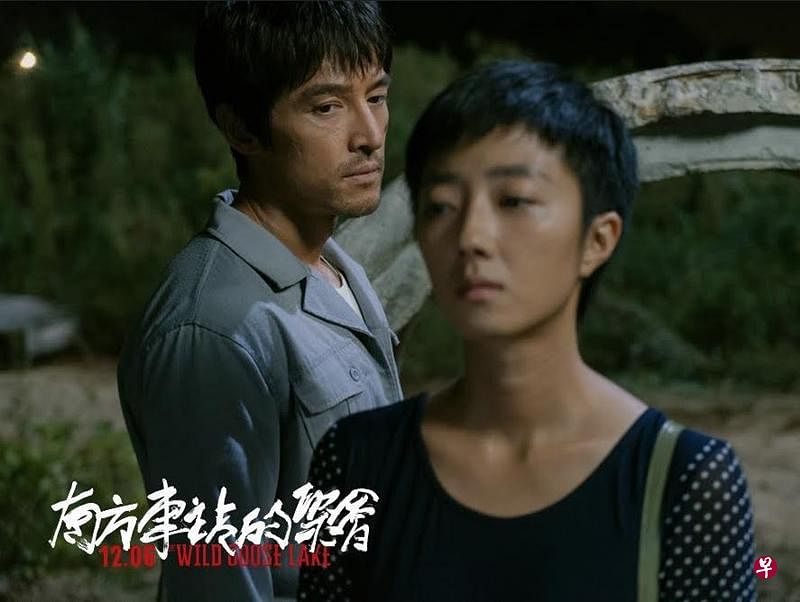 胡歌与桂纶镁为《南》牺牲“色”相，湖面缠绵引人遐想。（受访者提供）