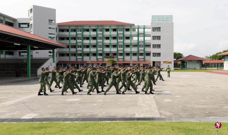 德光岛基本军事训练中心部分区域的自来水昨天出现变色，目前服役人员使用替代水源满足基本用水需要。（档案照片） 