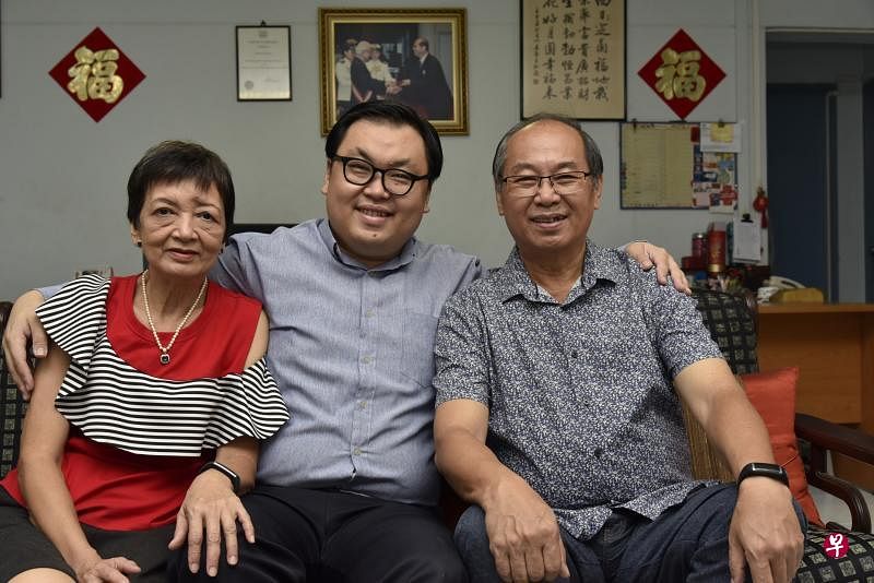 苏章恺感念父母一直默默陪伴着他们三兄弟，却又任由他们自由发展。