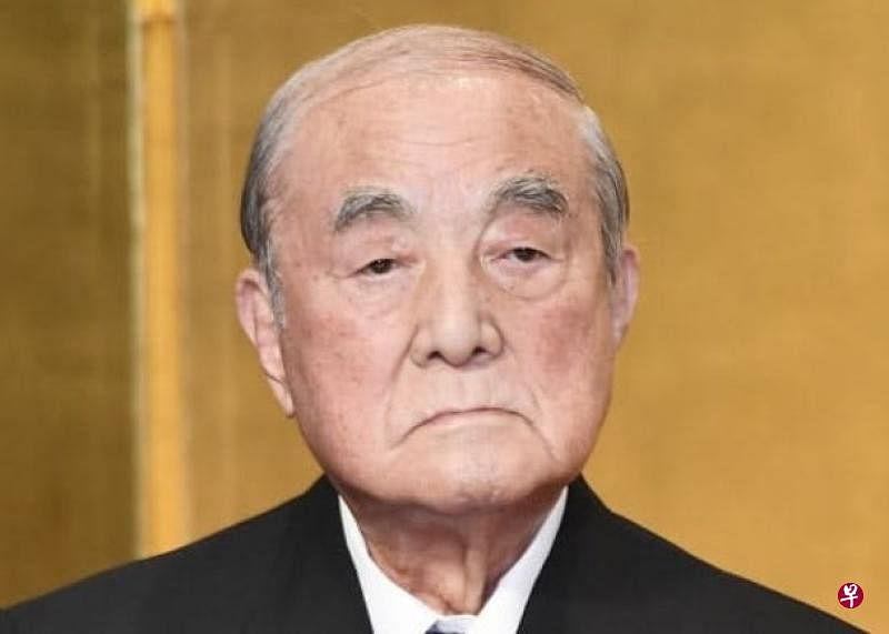 中曾根康弘于11月29日逝世。