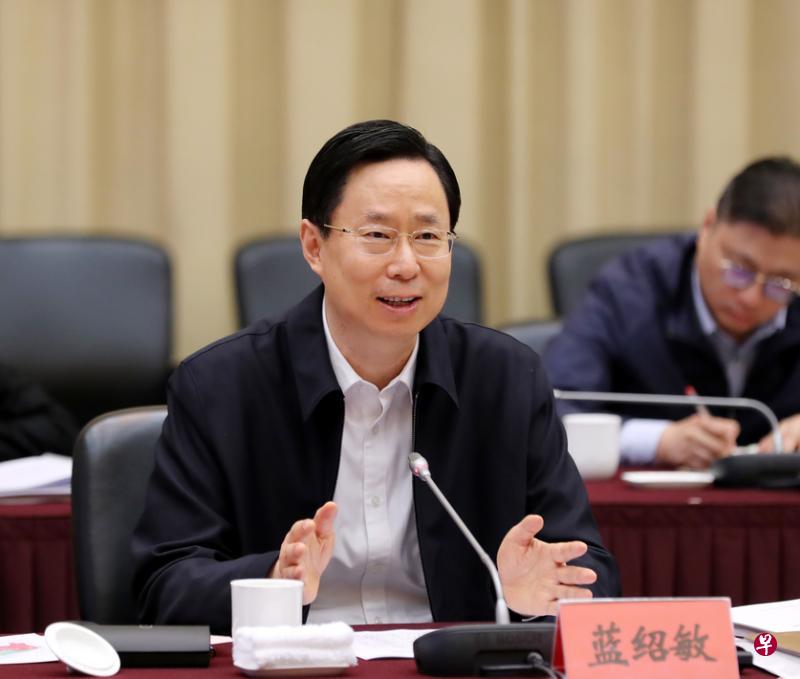 江苏省委常委、苏州市委书记蓝绍敏今年11月11日调研园区。（苏州工业园区提供）
