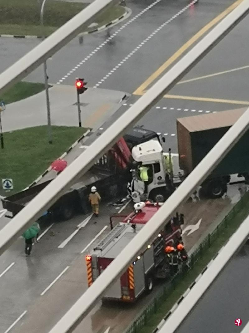 货柜车与罗厘雨天在海军部西路和北海岸道的路口发生车祸。（受访者提供） 