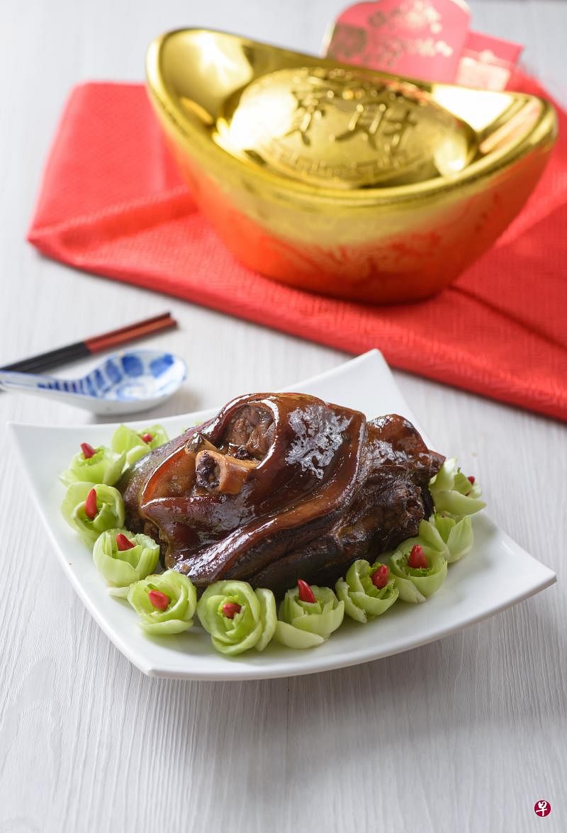 【新年年菜】横财就手 （红烧元蹄）。《优1周》/uweekly.sg