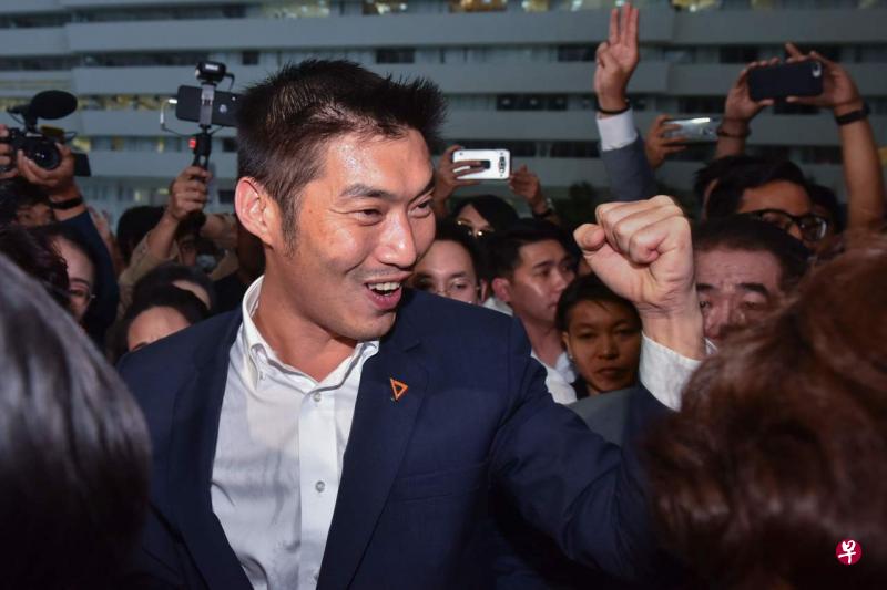 泰国选举委员指，塔纳通为未来前进党提供的贷款“违反了政党法第72条”，要求宪法法院解散该反对党。（法新社）