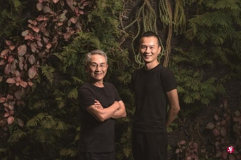 林怀民（左）与云门新掌门人郑宗龙 。（刘振祥摄）