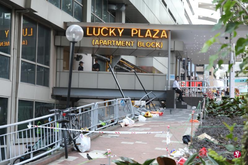 这起发生在幸运商业中心公寓外的恐怖车祸，造成二死四伤。（陈斌勤摄） 