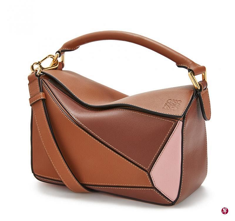 Loewe经典包Puzzle 2020早春系列。（Net-A-Porter网站）