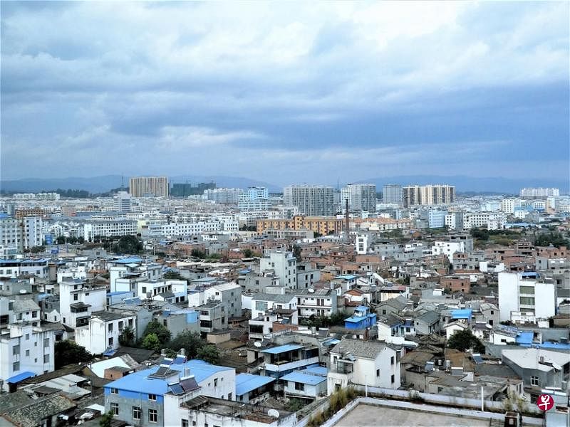 今日建水是一座人口稠密的城市 。（莫美颜摄）