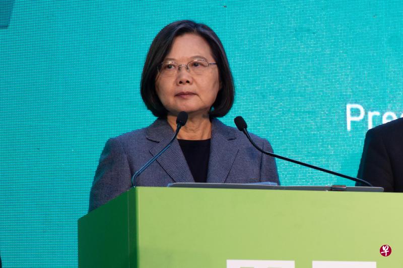 台湾现任总统蔡英文高票赢得连任，民进党也以压倒性优势再次获得立法院多数席位。（彭博社）