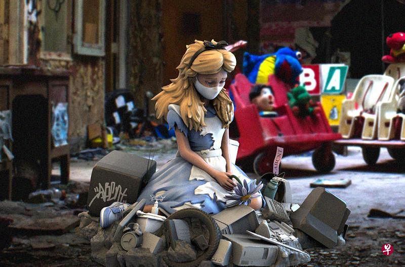 潮玩作品Alice in Wasteland表达对于电子垃圾污染问题的关注。（受访者提供）