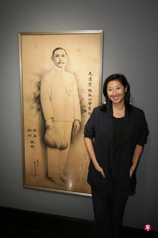 王玉美与孙中山在晚晴园的肖像入镜。（林国明摄）