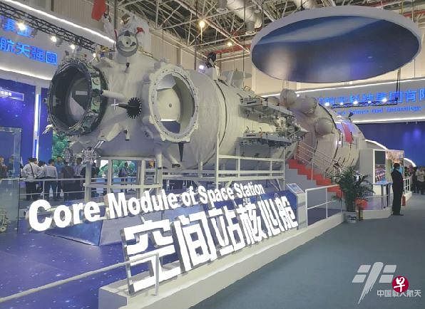 图为“天和”核心舱模型。（中国载人航天工程办公室官网）