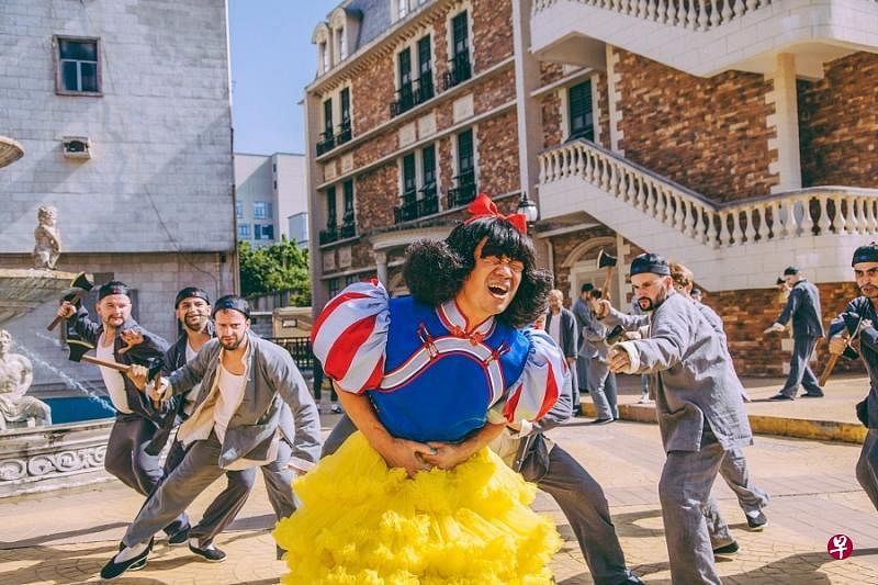 《新喜剧之王》。