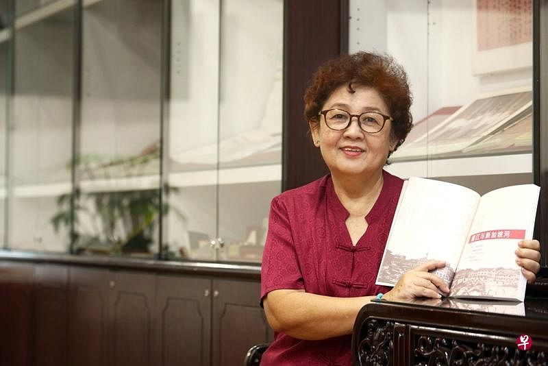 《江河情缘》的作者彭丽儿著书希望能为刻苦的估俚留下记录。（陈斌勤摄）