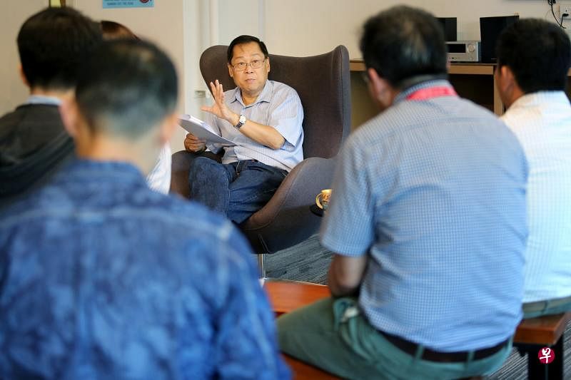 “早报讲堂：认识东南亚”系列最后一讲，邀请新加坡国立大学历史系黄坚立副教授，谈论中国人移民海外的200年浪潮等课题，从中聚焦东南亚的华人社群。（龙国雄摄）