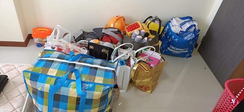 单亲妈妈带着二个儿子无家可归 。（受访者提供）