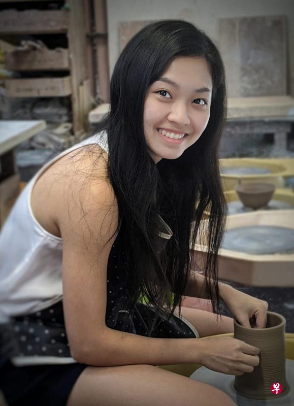 林惠颖在一次偶然的机会下接触到一个制作精良的陶器，自此对陶艺产生兴趣，决定报名上陶艺课。（受访者提供）