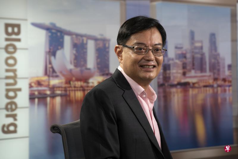 副总理兼财政部长王瑞杰昨天接受彭博电视专访，畅谈2020财政年预算案如何推动新加坡发展成全球和亚洲的枢纽。（彭博社）