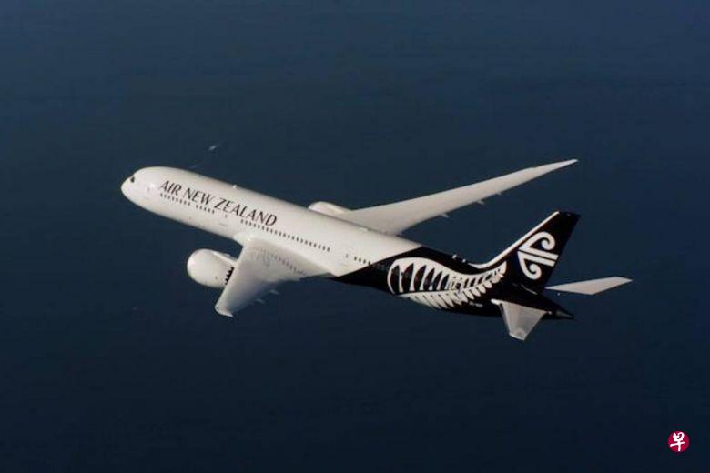 新西兰航空上个月25日从新加坡飞往奥克兰的航班上，有一名乘客确诊感染冠病。（取自新西兰航空面簿） 